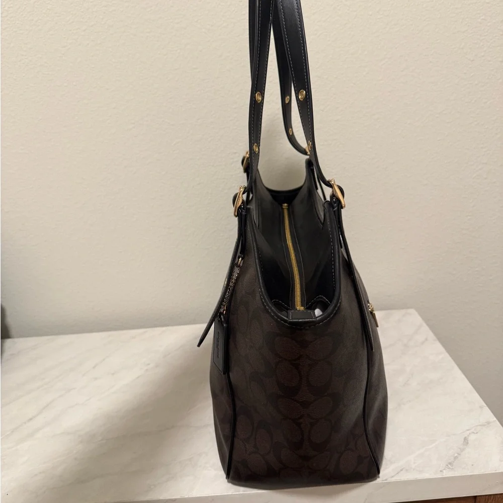 Coach Meadow Tote - Picture 5 of 7